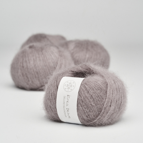 Krea Deluxe Silk Mohair i farven Støvet Lavendel 44